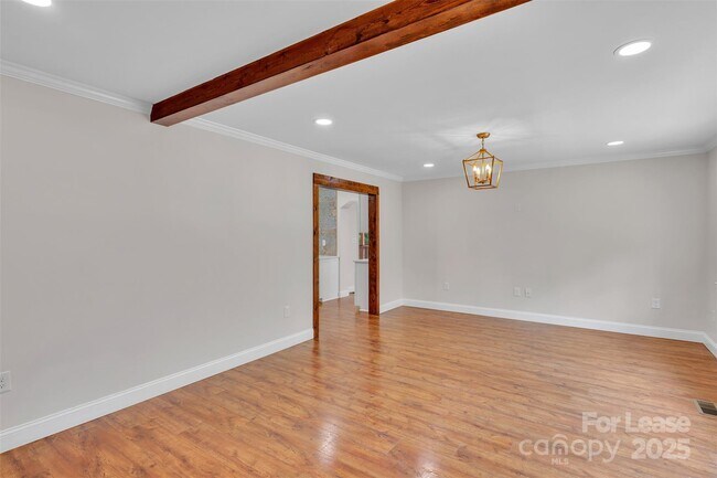 Foto del edificio - 1755 Simplicity Rd