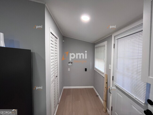 Foto del edificio - 4043 Lafayette Dr