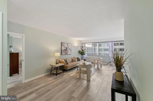 Photo - 4515 Willard Ave Apartment