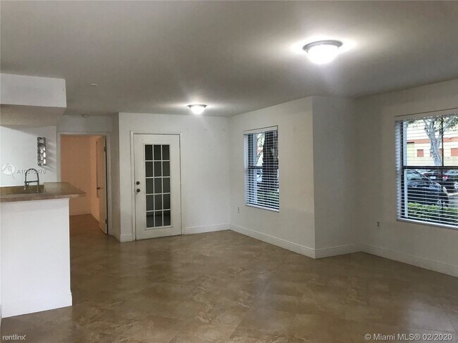 Building Photo - 2 br, 2 bath  - 10371 SW 150th Pl