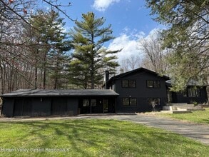 Building Photo - 13 Arnold Dr