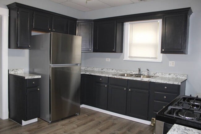Building Photo - 1318 Campbell Ave