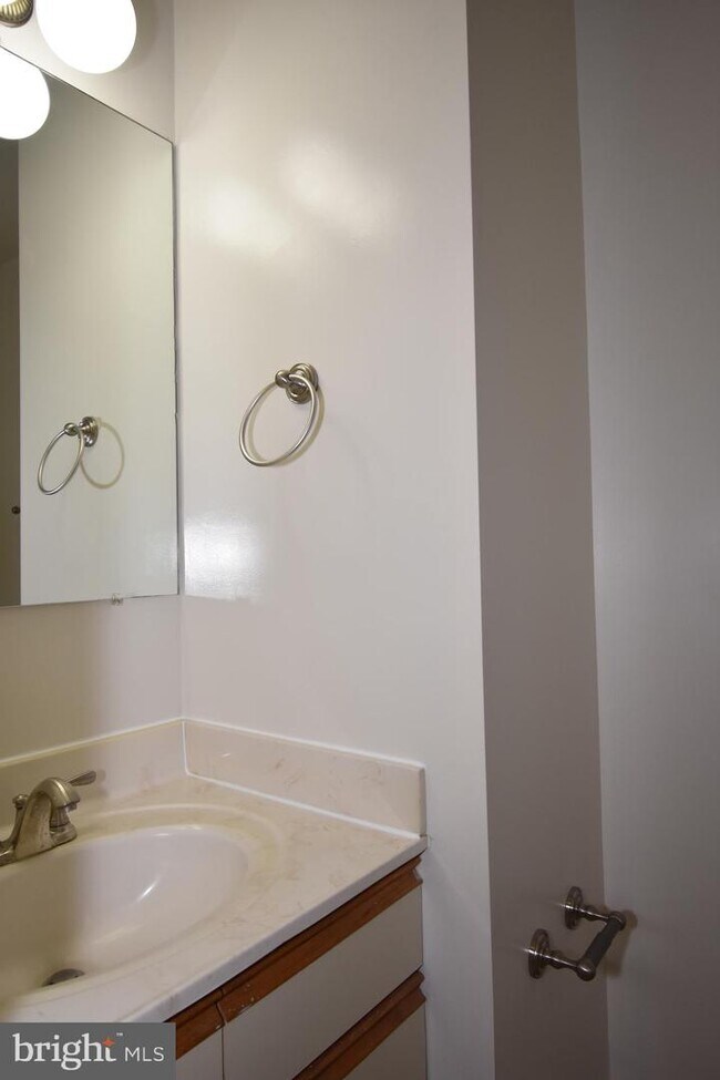 Building Photo - 11131 Cedarwood Dr