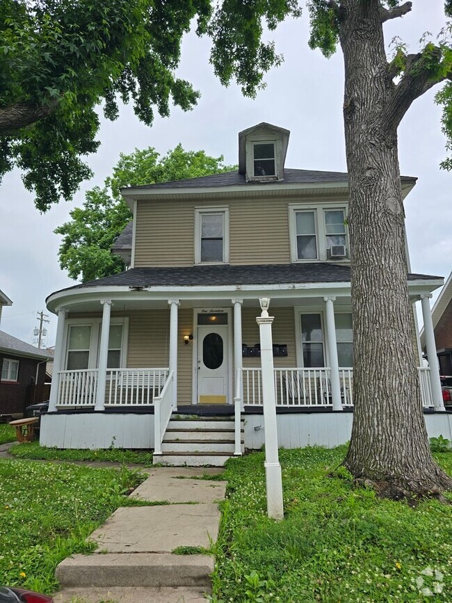 Building Photo - 117 S 4th St