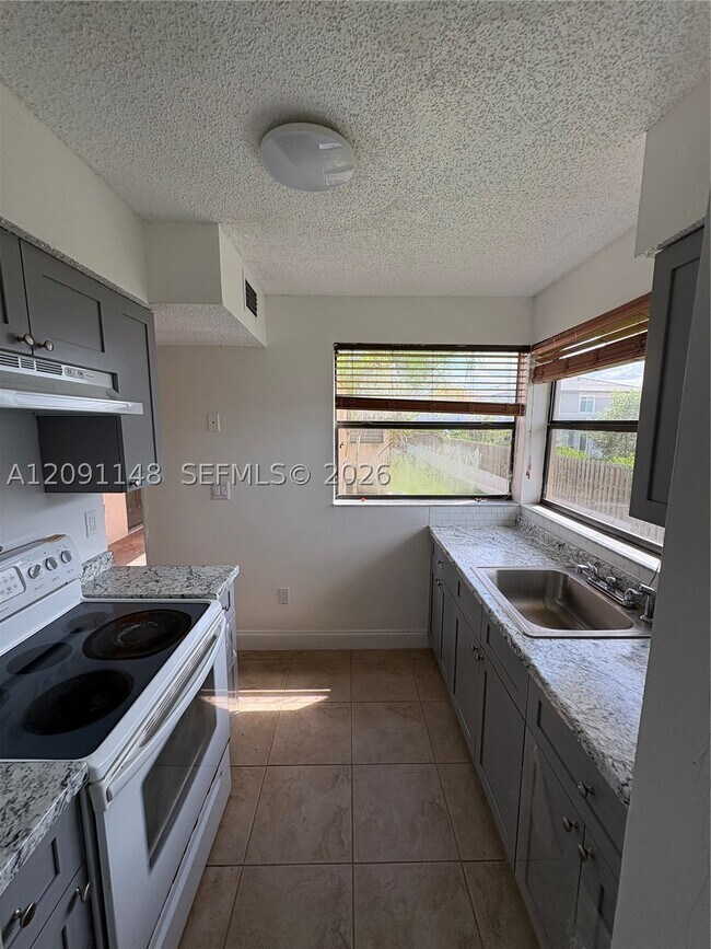 Foto del edificio - 1200 N Liberty Ave