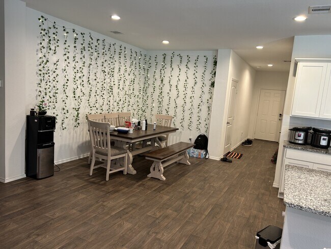 Foto del edificio - 3305 Cold Swan Ct