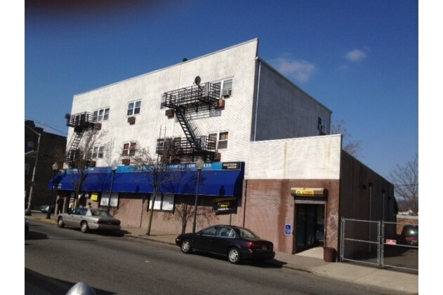 Foto del edificio - 325 Henry St