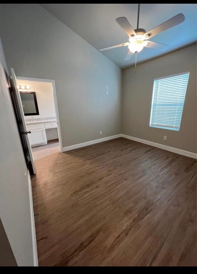 Building Photo - 9718 Pelsey St