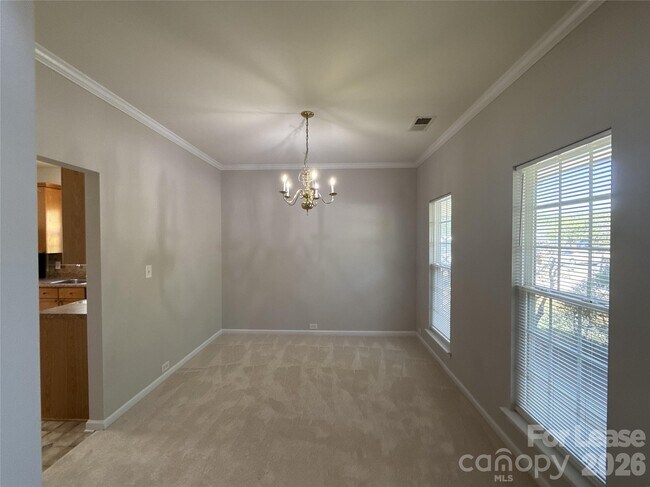Building Photo - 2140 Pineapple Ct