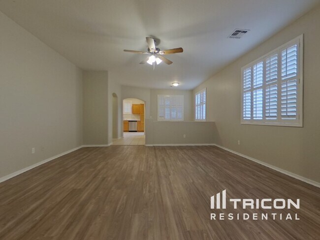 Foto del edificio - 4259 N 127th Dr