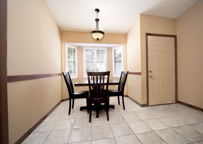 Building Photo - 2BR/2BA Villa in Whispering Pines Community