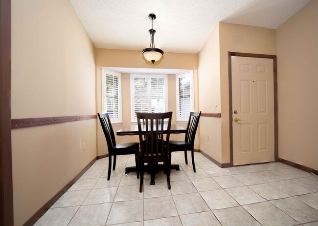 Foto del edificio - 2BR/2BA Villa in Whispering Pines Community