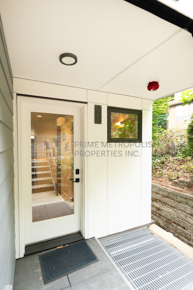 Foto del edificio - 182 107th Ct SE