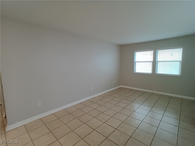 Foto del edificio - 3420 Skyline Blvd