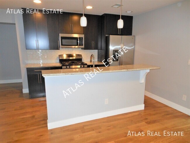Building Photo - Coming Soon! 2nd Floor LoHi 2 Bed 2 Bath W...