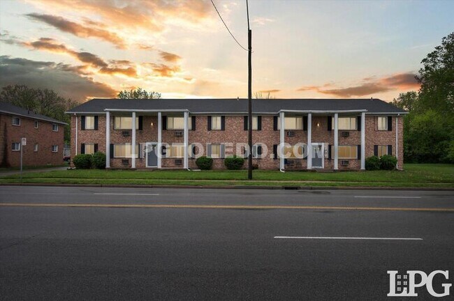 Building Photo - 3310 Arlington Ave