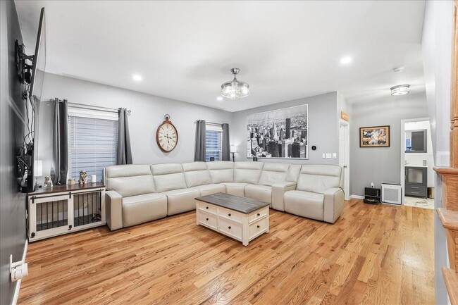 Building Photo - 285 Terrace Ave