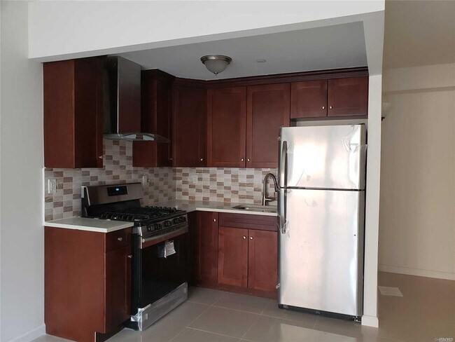 Foto del edificio - 71-66 Parsons Blvd