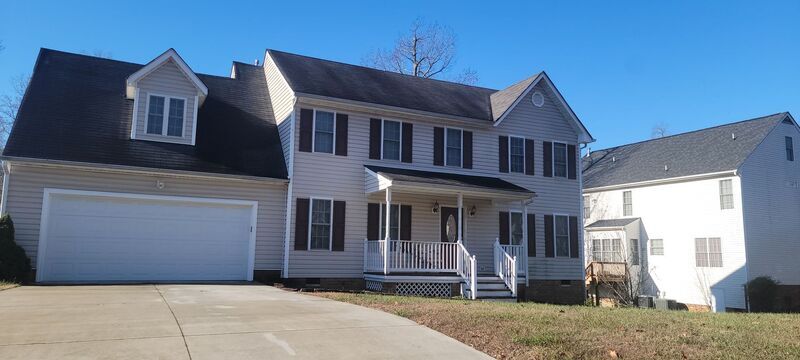 Primary Photo - 14212 Lyndhurst Dr