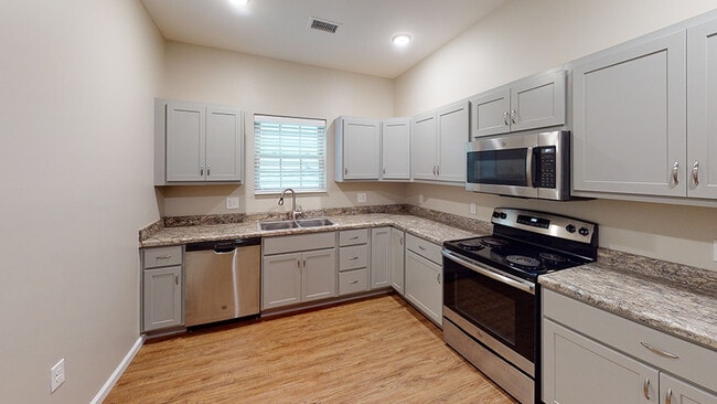 Building Photo - 341 Calhoun St