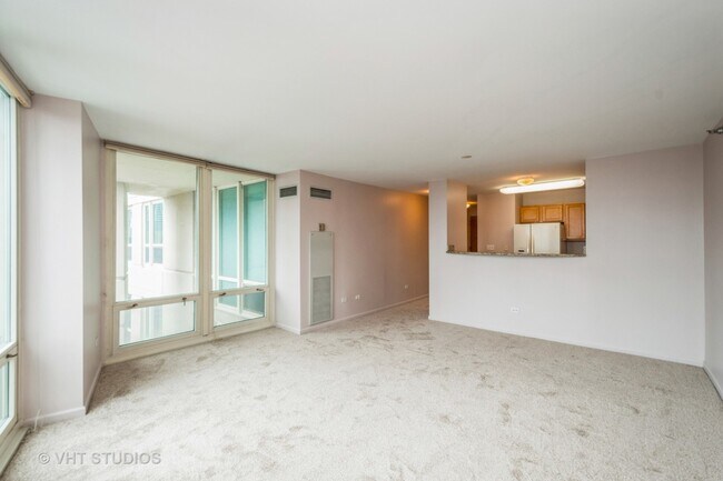 Foto del edificio - 900 W Washington Blvd