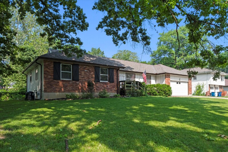 Foto principal - 9924 Lamar Ave