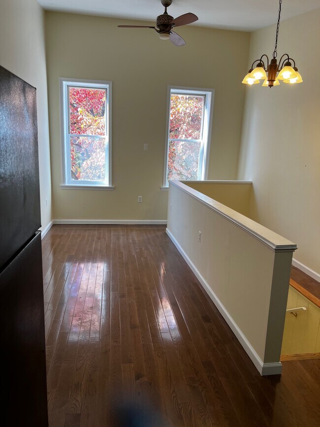 Building Photo - 427 S Conkling St
