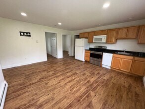 Building Photo - 130 Martell Ct