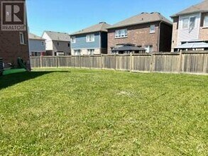 Building Photo - 1560 Gainer Cres