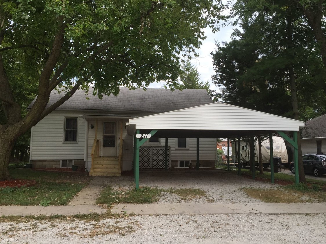 Primary Photo - 211 Ash St