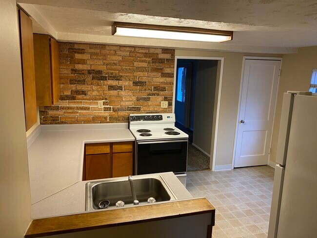 Cocina - 7187 N Fiske Ave