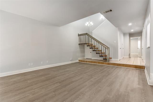Foto del edificio - 12509 Burninglog Ln