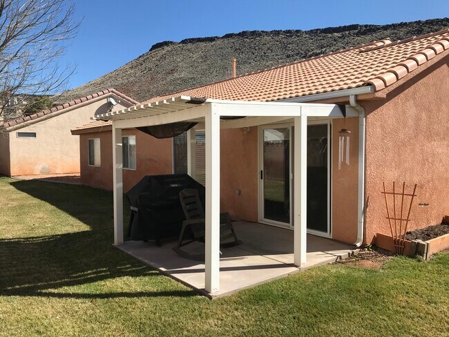 Foto del edificio - 524 S Indian Hills Dr