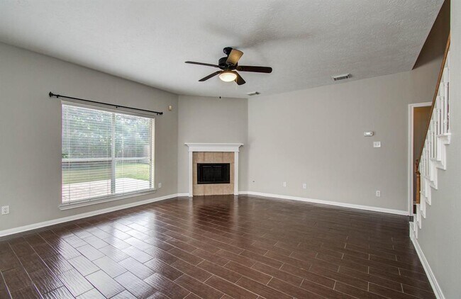 Building Photo - 911 E Hampton Dr