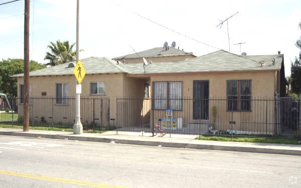 Primary Photo - 328 N Wilmington Blvd