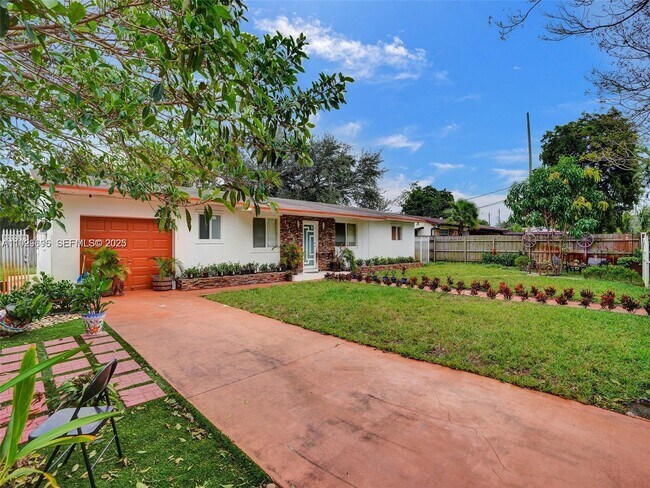 Foto del edificio - 15455 N Miami Ave