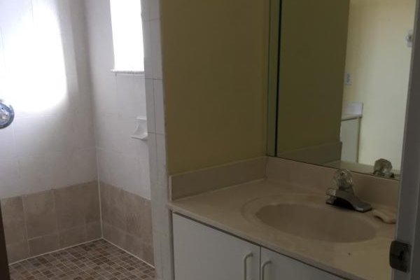 Baño principal - 7378 SW 152nd Ave