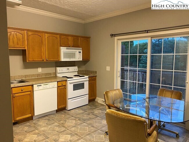 Foto del edificio - 403 Ridgecrest Ave