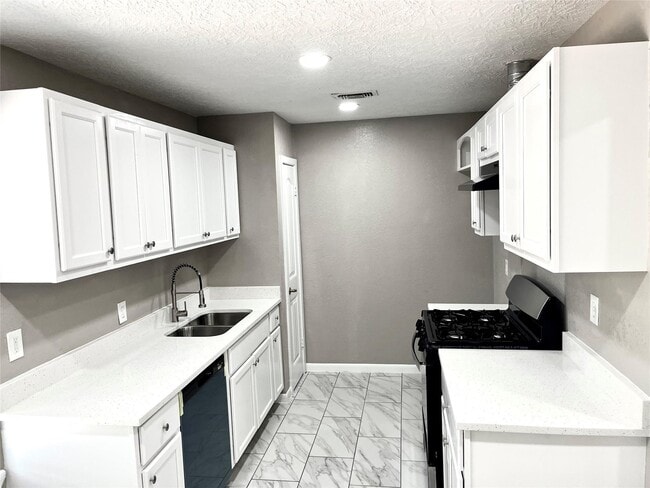 Building Photo - 903 Roper St