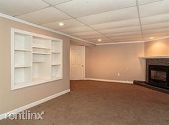 Building Photo - 393 Metropolitan Ave