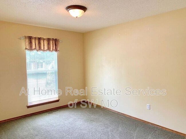 Building Photo - 4047 W Watkins St