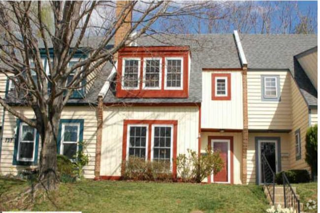 Building Photo - 735 S Hyannis Dr