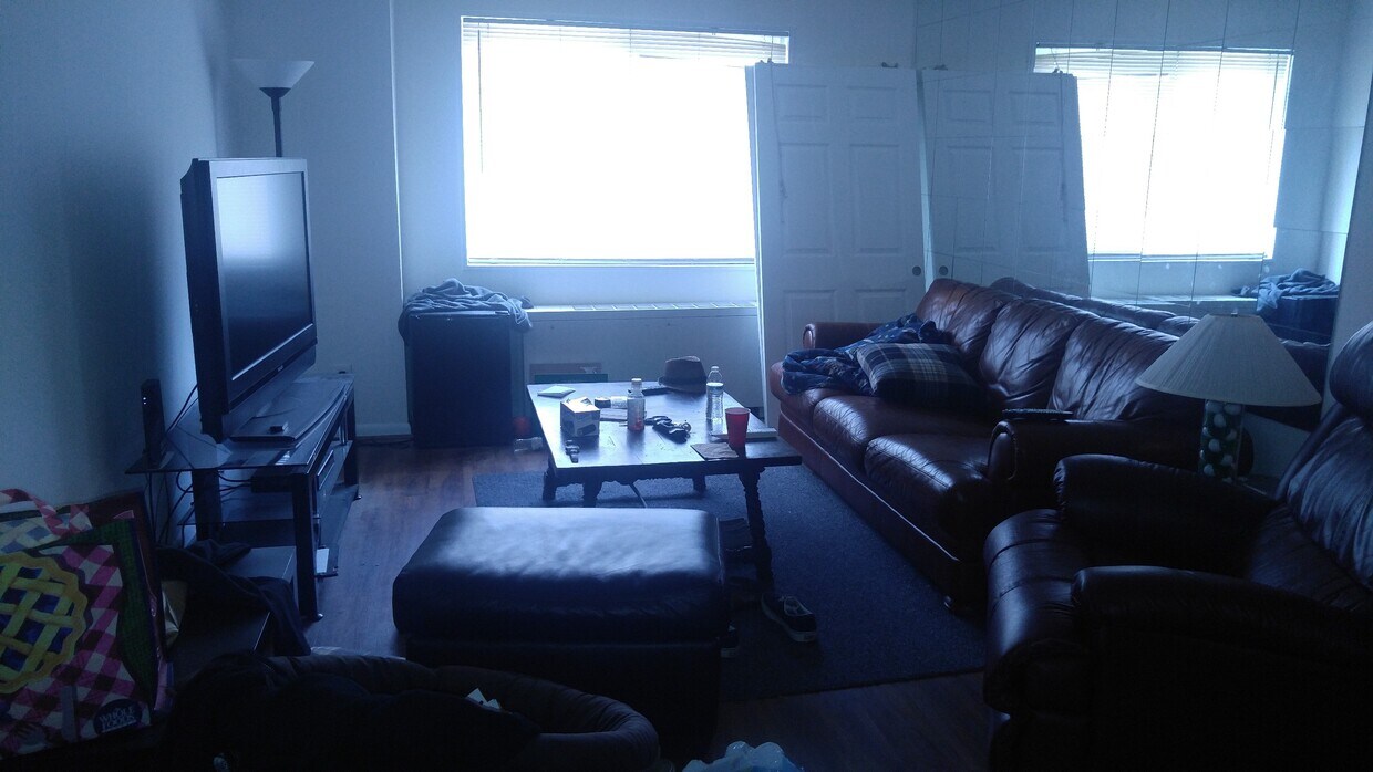 Primary Photo - 4313 Knox Rd