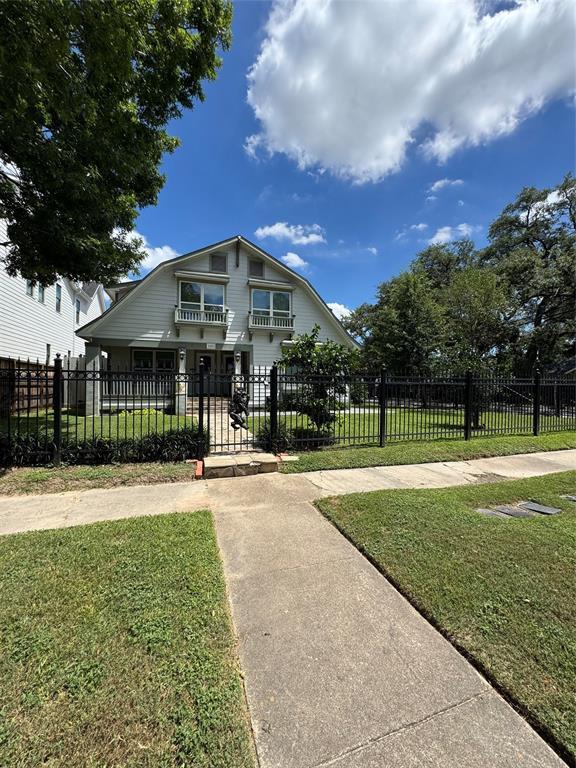 Foto principal - 1101 E 7th St
