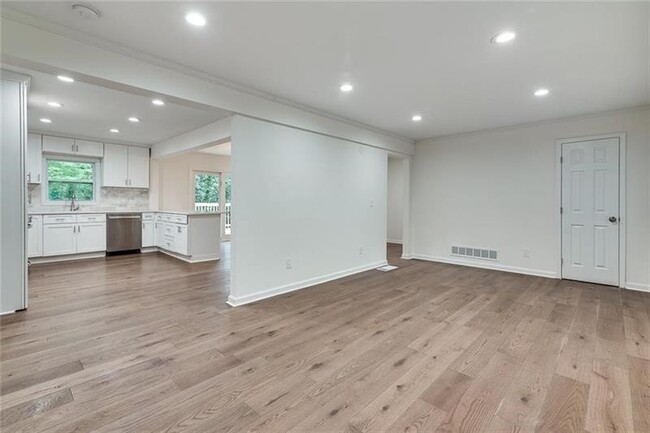 Foto del edificio - 3510 Westbrook Dr