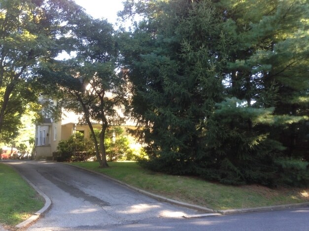 Foto principal - 707 Millbrook Ln