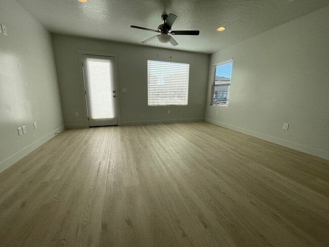 Building Photo - 3168 E Sky Rim Wy