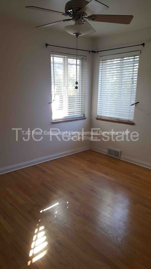 Photo - 1215 S Jackson St Apartment