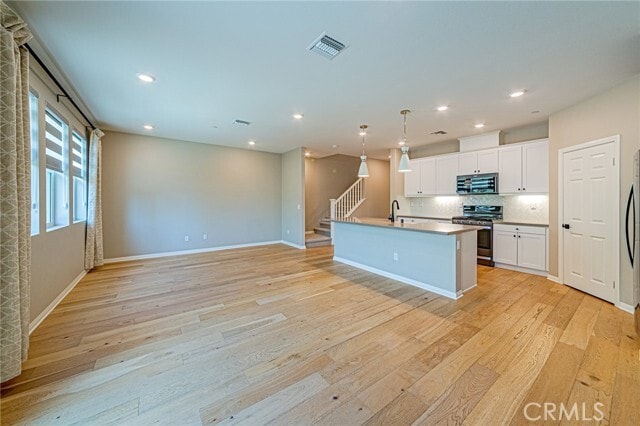 Foto del edificio - 1705 Almond Tree Pl