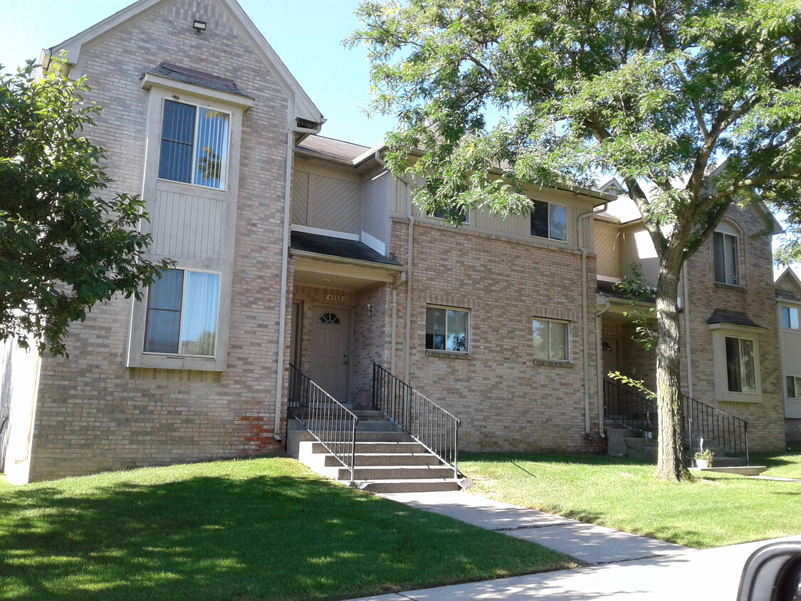 4727-horseshoe-dr-shelby-charter-township-mi-48316-apartments-in-shelby-charter-township-mi